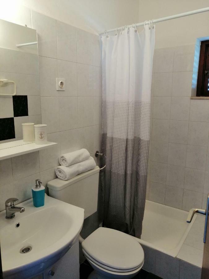 Apartments And Room Caric Jelsa  Exterior foto