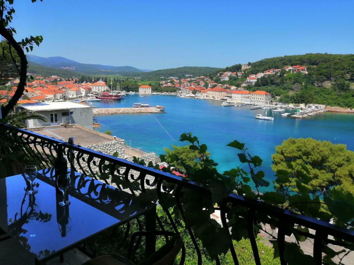 Apartments And Room Caric Jelsa  Exterior foto